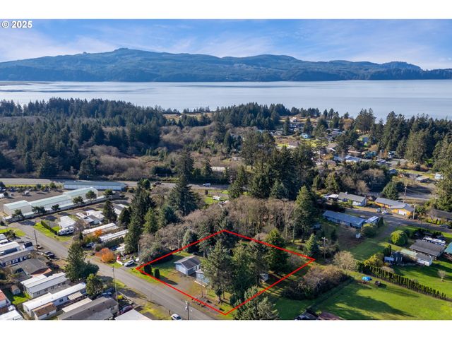 7980 16TH St, Bay City, OR 97107