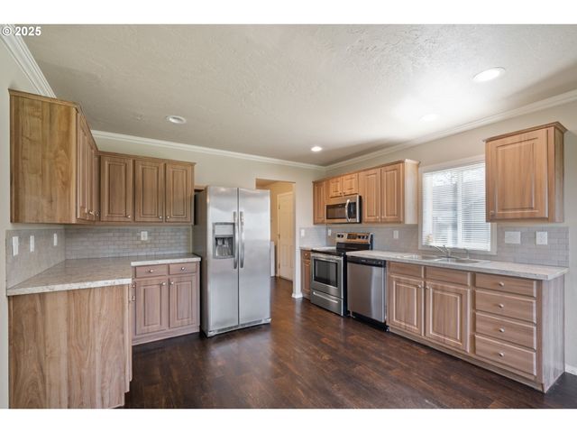 7980 16TH St, Bay City, OR 97107