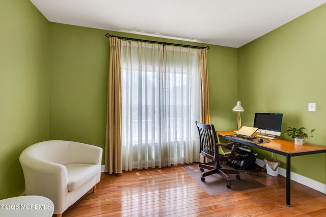 17 Diamond Hill Road, Marlboro, NJ 07746