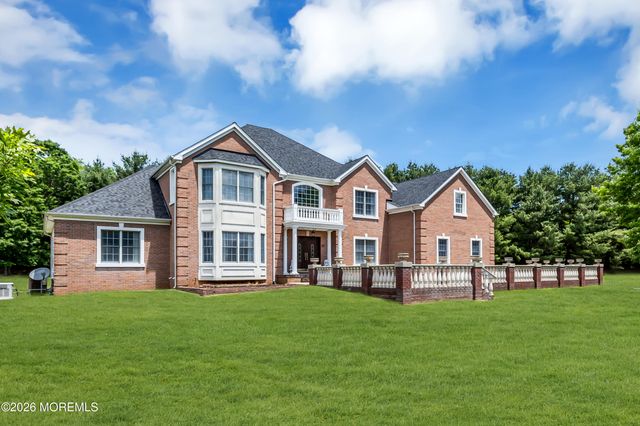 17 Diamond Hill Road, Marlboro, NJ 07746