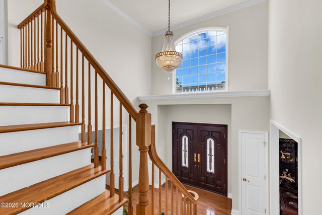 17 Diamond Hill Road, Marlboro, NJ 07746