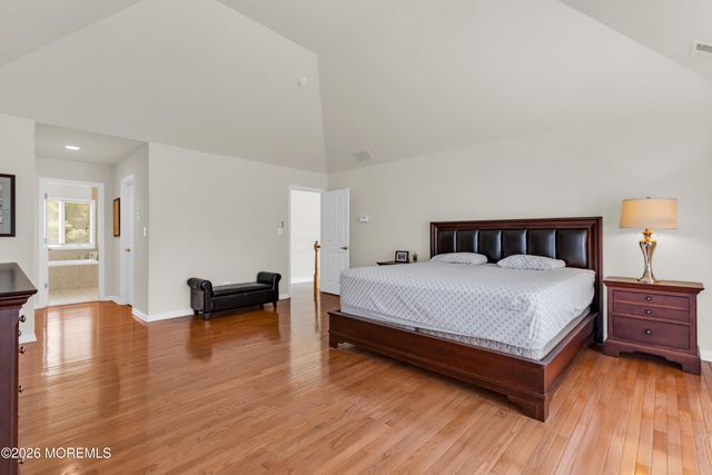 17 Diamond Hill Road, Marlboro, NJ 07746