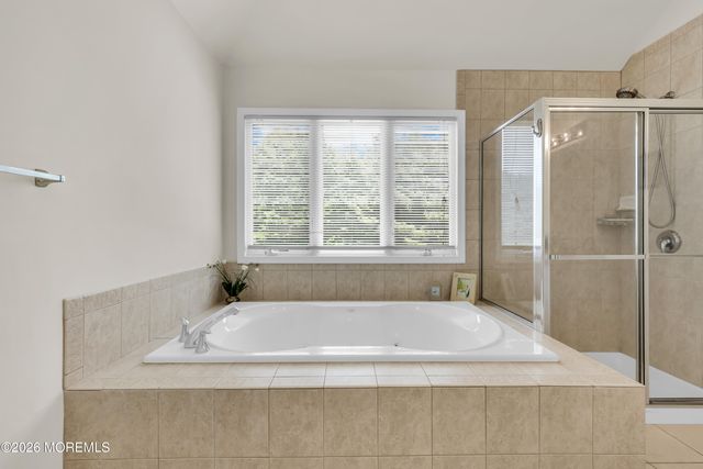 17 Diamond Hill Road, Marlboro, NJ 07746