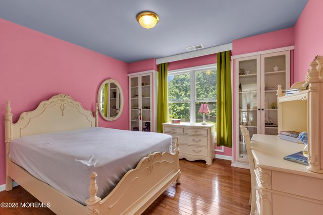 17 Diamond Hill Road, Marlboro, NJ 07746