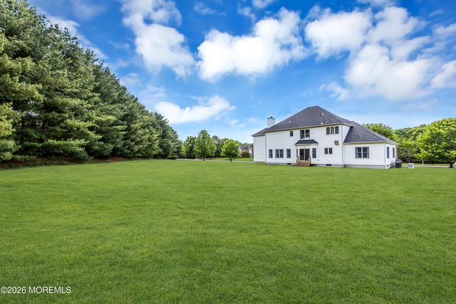 17 Diamond Hill Road, Marlboro, NJ 07746