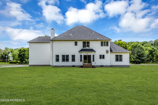 17 Diamond Hill Road, Marlboro, NJ 07746