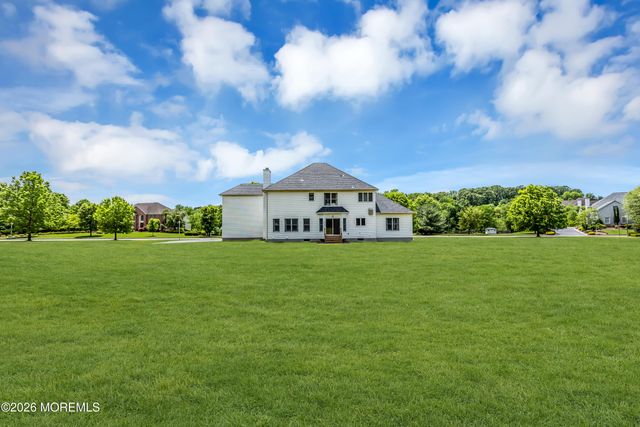 17 Diamond Hill Road, Marlboro, NJ 07746