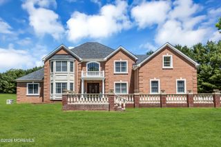 17 Diamond Hill Road, Marlboro, NJ 07746