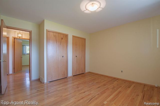 14159 Ivanhoe Drive, Warren, MI 48088