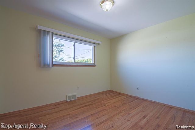 14159 Ivanhoe Drive, Warren, MI 48088