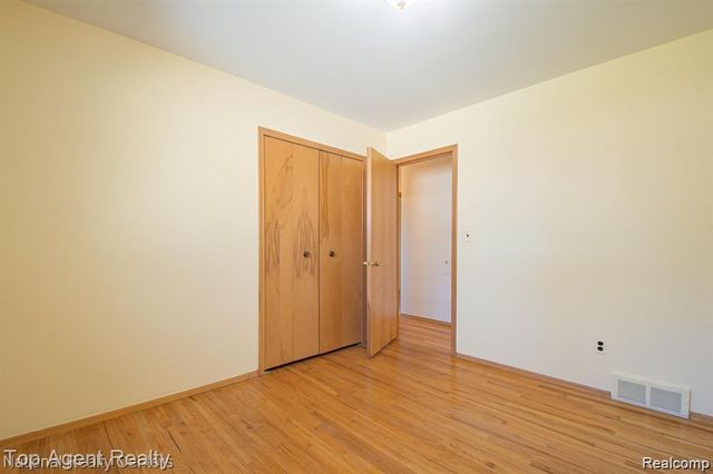 14159 Ivanhoe Drive, Warren, MI 48088