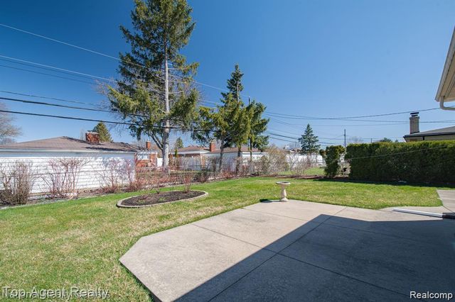 14159 Ivanhoe Drive, Warren, MI 48088