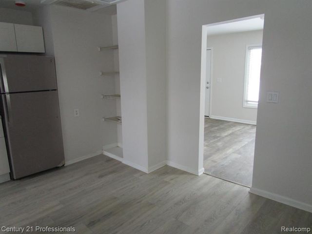 22811 Purdue Avenue, Farmington, MI 48336