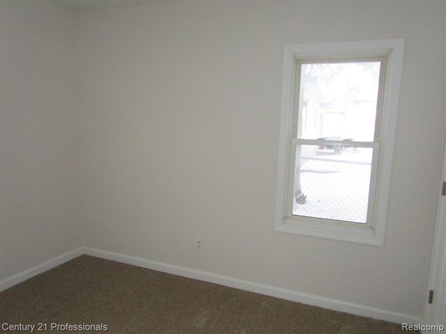 22811 Purdue Avenue, Farmington, MI 48336