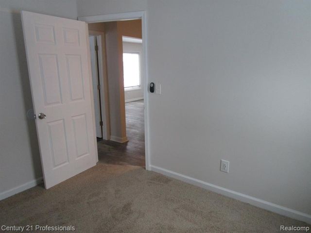 22811 Purdue Avenue, Farmington, MI 48336