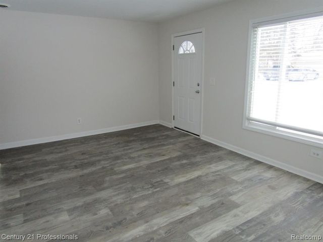 22811 Purdue Avenue, Farmington, MI 48336