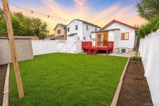 937 N 7th Street, New Hyde Park, NY 11040