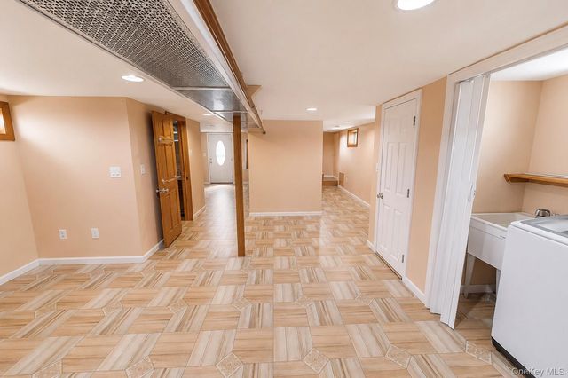 937 N 7th Street, New Hyde Park, NY 11040