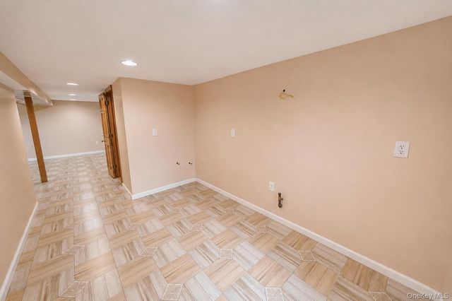 937 N 7th Street, New Hyde Park, NY 11040