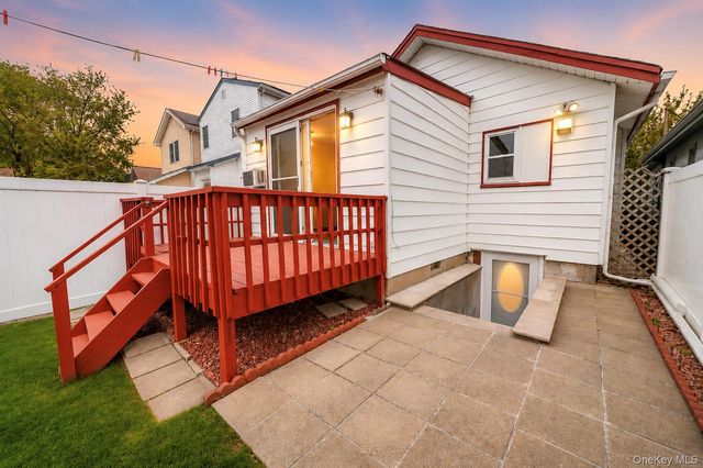 937 N 7th Street, New Hyde Park, NY 11040