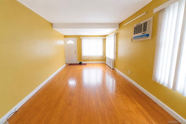 937 N 7th Street, New Hyde Park, NY 11040