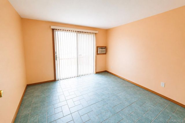 937 N 7th Street, New Hyde Park, NY 11040