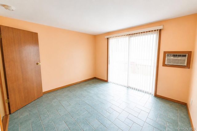 937 N 7th Street, New Hyde Park, NY 11040