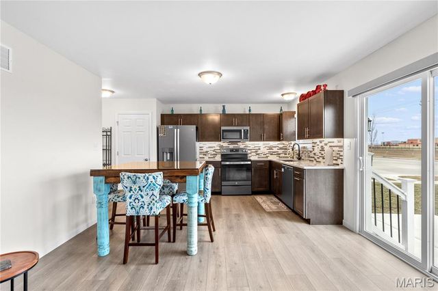 554 Summer Glen Lane, St Charles, MO 63301