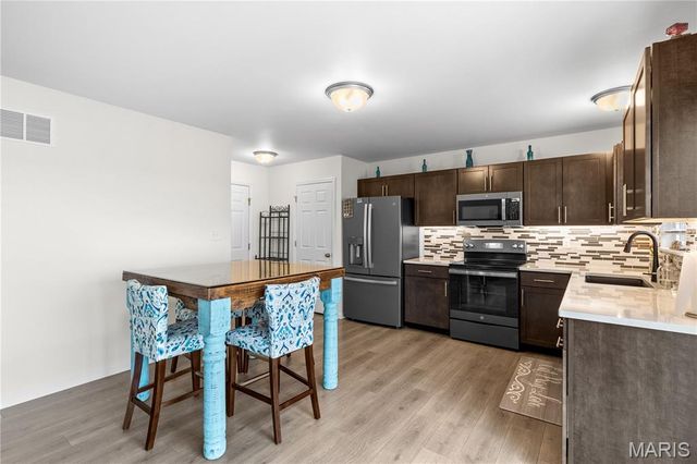 554 Summer Glen Lane, St Charles, MO 63301