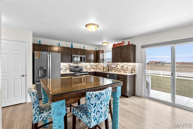 554 Summer Glen Lane, St Charles, MO 63301