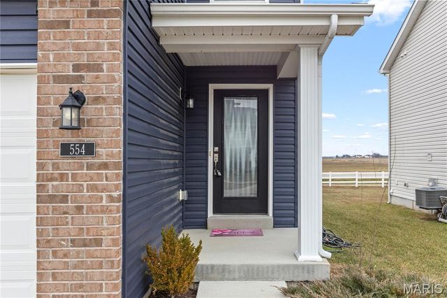 554 Summer Glen Lane, St Charles, MO 63301