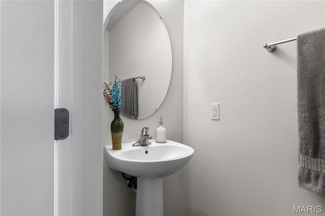 554 Summer Glen Lane, St Charles, MO 63301