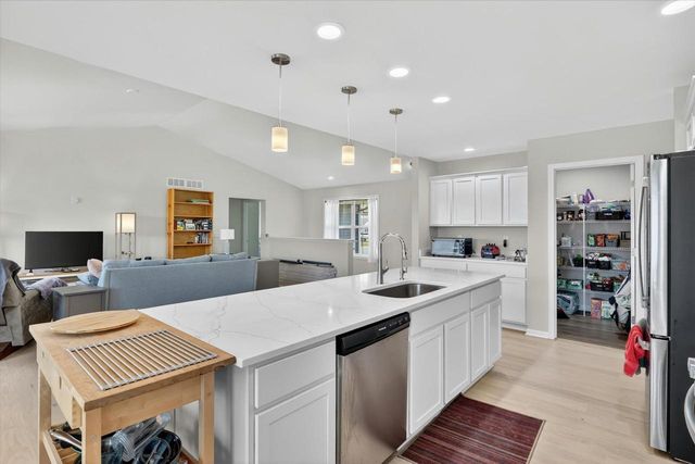 2810 S Bridget Court, Beloit, WI 53511