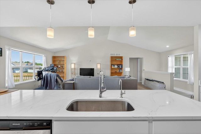 2810 S Bridget Court, Beloit, WI 53511