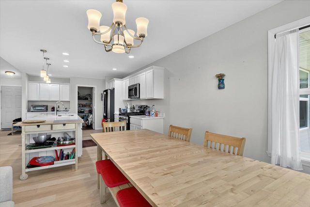 2810 S Bridget Court, Beloit, WI 53511