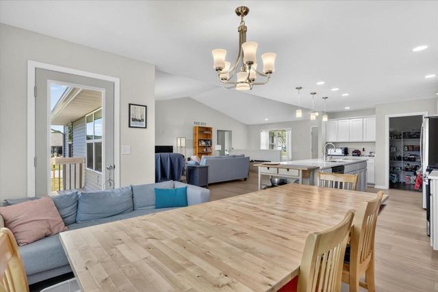 2810 S Bridget Court, Beloit, WI 53511