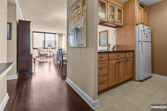 770 Anderson Avenue 14C, Cliffside Park, NJ 07010