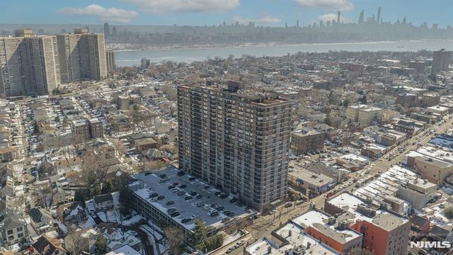 770 Anderson Avenue 14C, Cliffside Park, NJ 07010