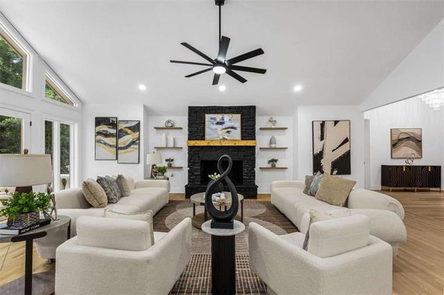 8920 Huntcliff Trce, Atlanta, GA 30350