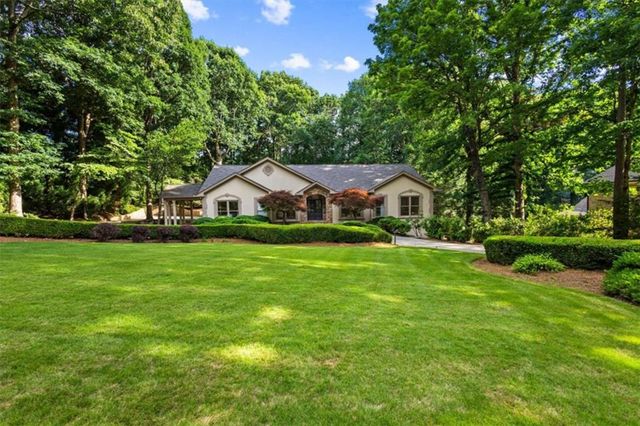 8920 Huntcliff Trce, Atlanta, GA 30350