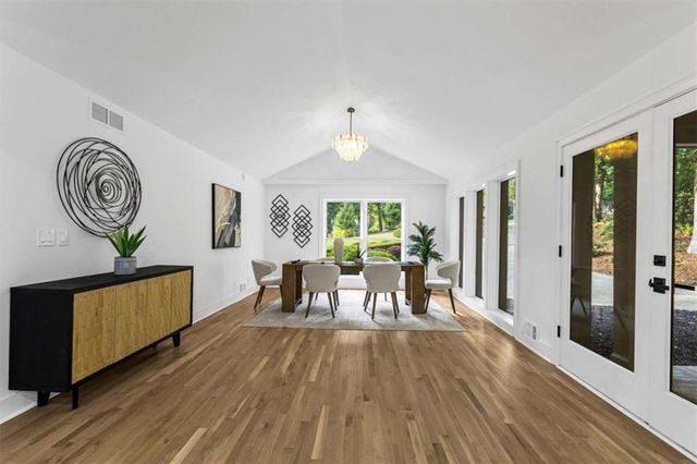 8920 Huntcliff Trce, Atlanta, GA 30350