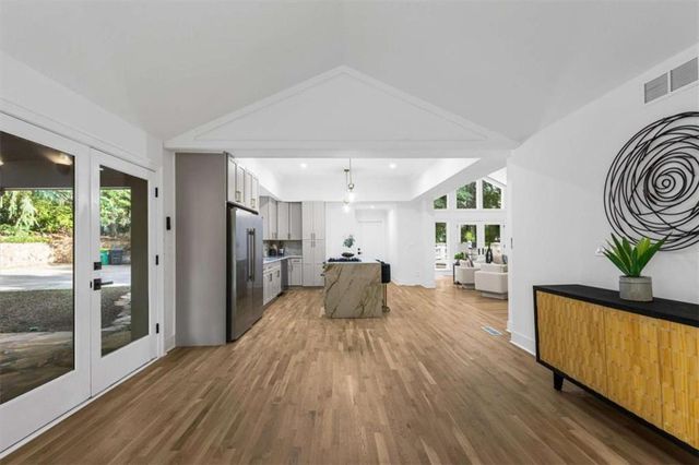 8920 Huntcliff Trce, Atlanta, GA 30350