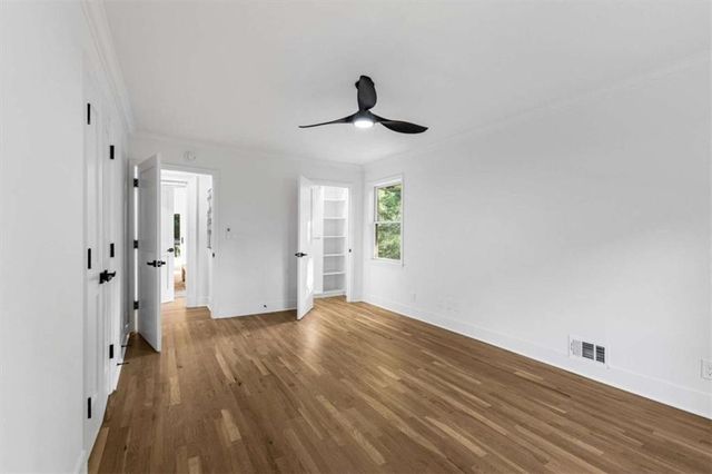 8920 Huntcliff Trce, Atlanta, GA 30350