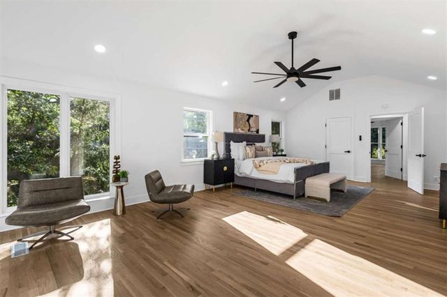8920 Huntcliff Trce, Atlanta, GA 30350