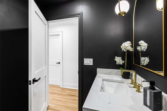8920 Huntcliff Trce, Atlanta, GA 30350