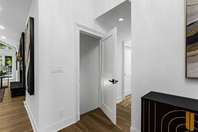 8920 Huntcliff Trce, Atlanta, GA 30350