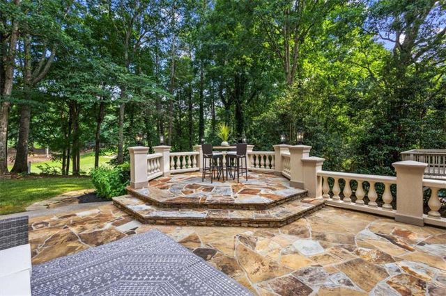 8920 Huntcliff Trce, Atlanta, GA 30350