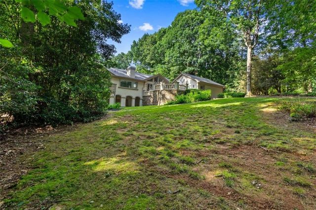8920 Huntcliff Trce, Atlanta, GA 30350