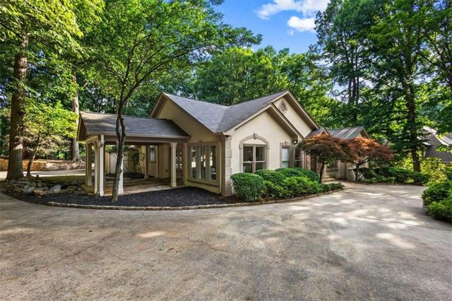 8920 Huntcliff Trce, Atlanta, GA 30350