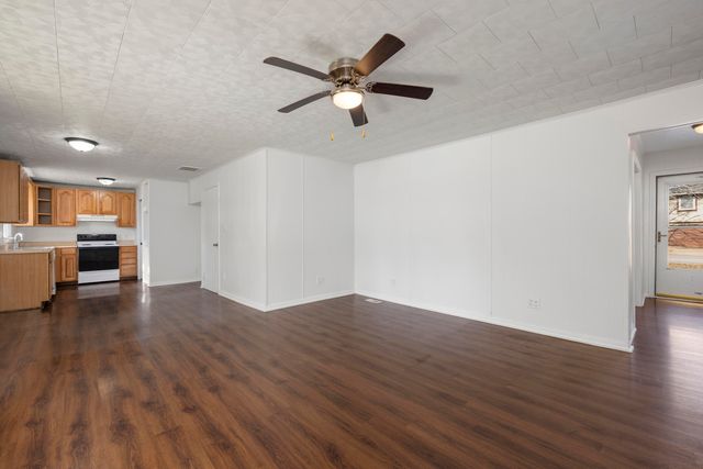 1632 W Berkeley Street, Springfield, MO 65807